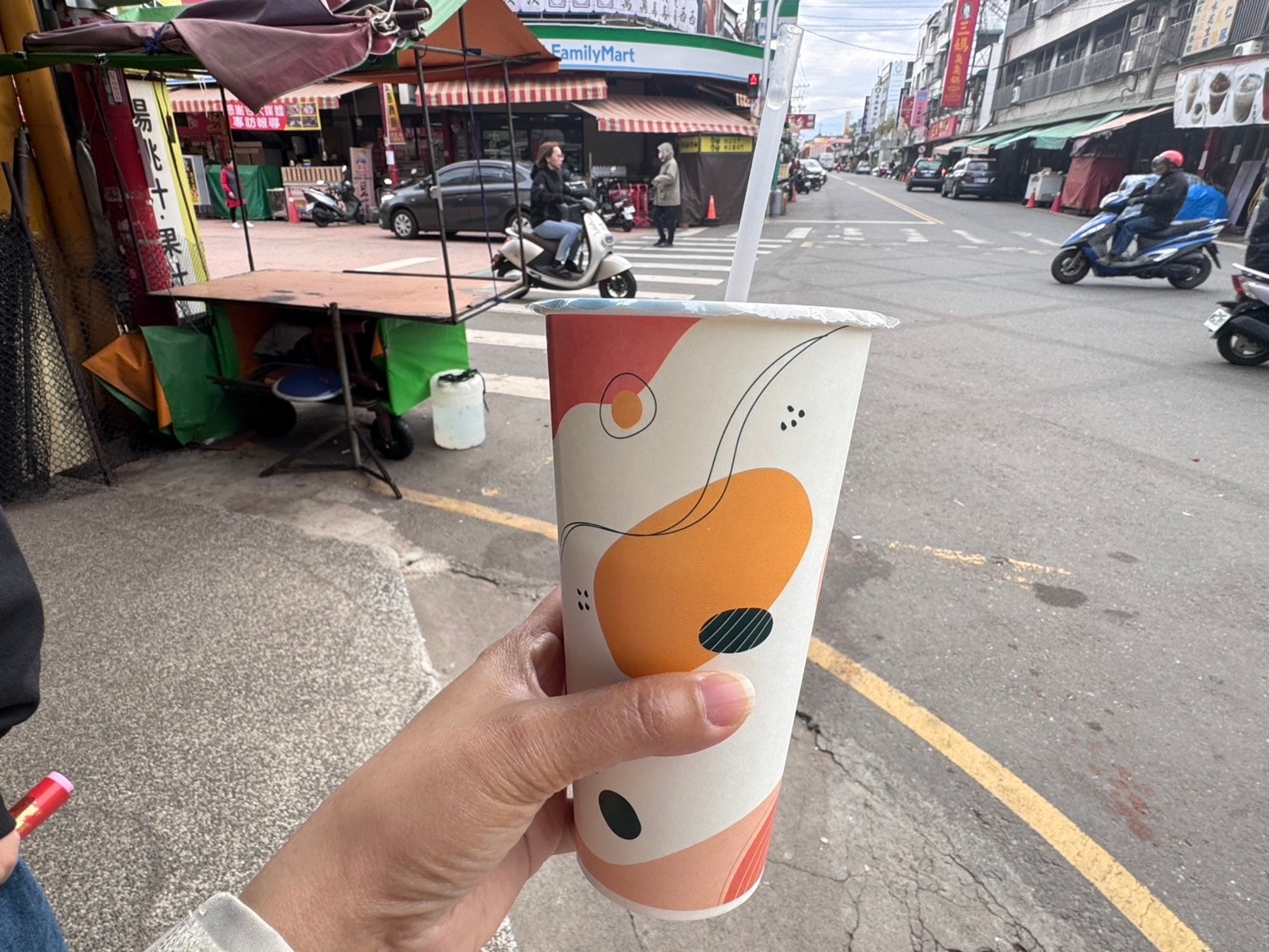 ｜食記-嘉義縣新港鄉｜新港鴨肉羹｜新港奉天宮必吃鴨肉羹老店，料多鍋氣十足超美味，吃不過癮也可以冷凍包回家繼續享用喔~