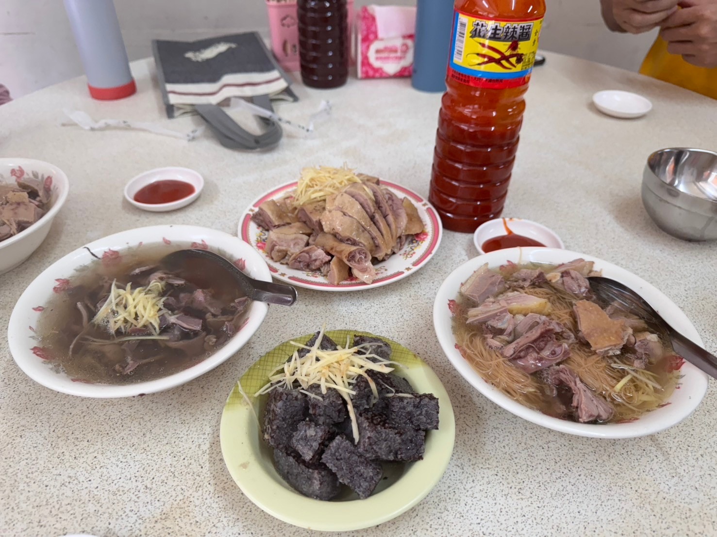 |食記-雲林縣土庫鎮|土庫老店當歸鴨肉麵線|飄香一甲子的在地風味,從小跟著我阿娘來這邊吃,回台北會一直想念的那種味道! - 第9張圖 |食記-雲林縣土庫鎮|土庫老店當歸鴨肉麵線|飄香一甲子的在地風味,從小跟著我阿娘來這邊吃,回台北會一直想念的那種味道!