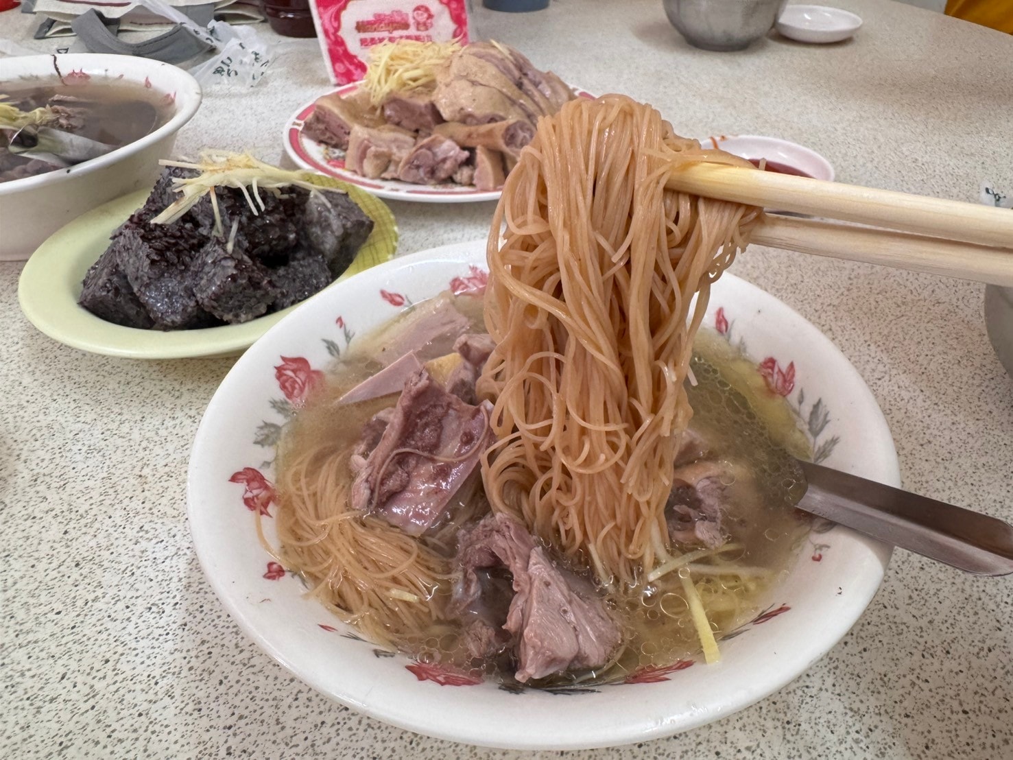 |食記-雲林縣土庫鎮|土庫老店當歸鴨肉麵線|飄香一甲子的在地風味,從小跟著我阿娘來這邊吃,回台北會一直想念的那種味道! - 第11張圖 |食記-雲林縣土庫鎮|土庫老店當歸鴨肉麵線|飄香一甲子的在地風味,從小跟著我阿娘來這邊吃,回台北會一直想念的那種味道!