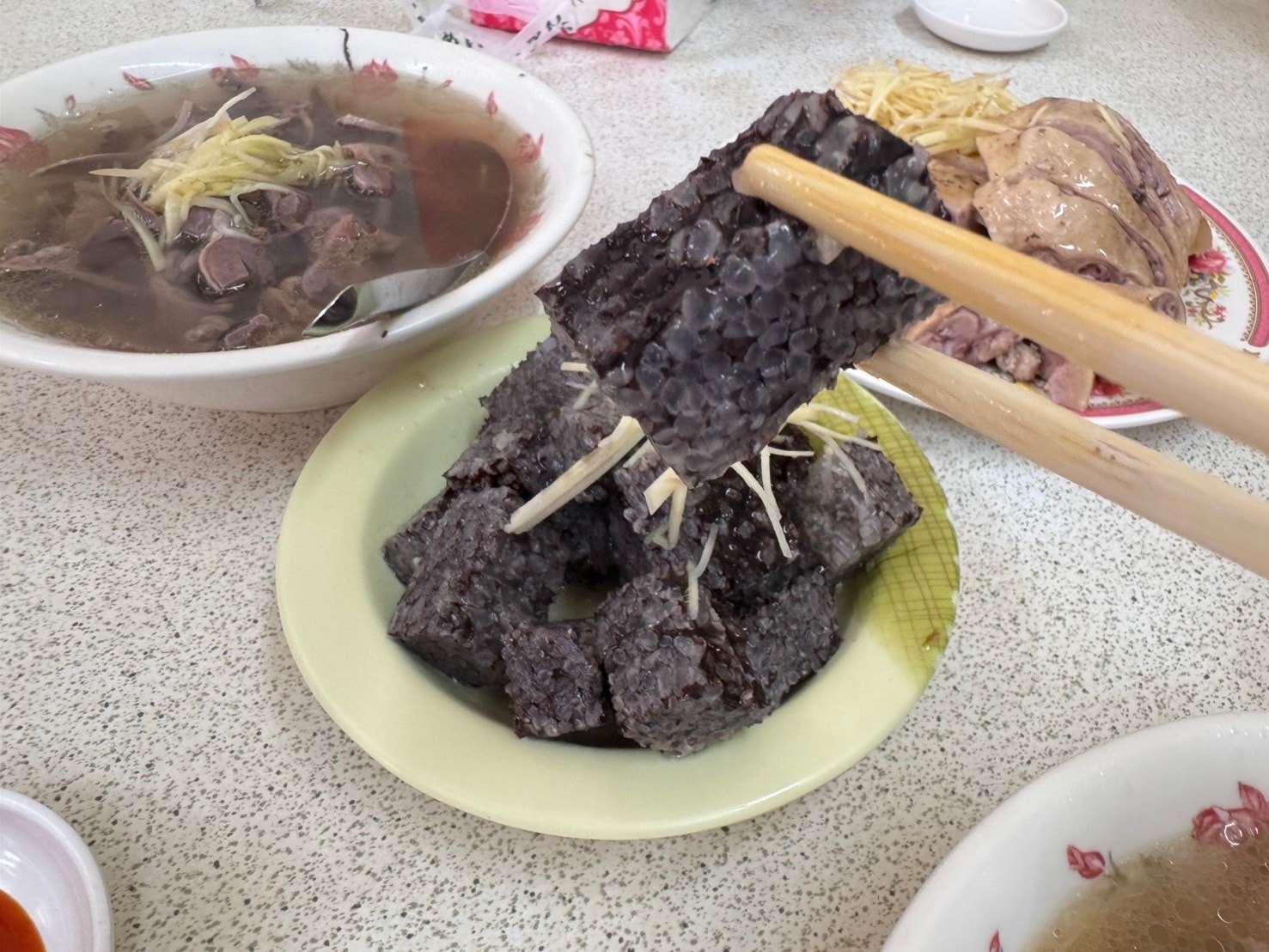 |食記-雲林縣土庫鎮|土庫老店當歸鴨肉麵線|飄香一甲子的在地風味,從小跟著我阿娘來這邊吃,回台北會一直想念的那種味道! - 第14張圖 |食記-雲林縣土庫鎮|土庫老店當歸鴨肉麵線|飄香一甲子的在地風味,從小跟著我阿娘來這邊吃,回台北會一直想念的那種味道!