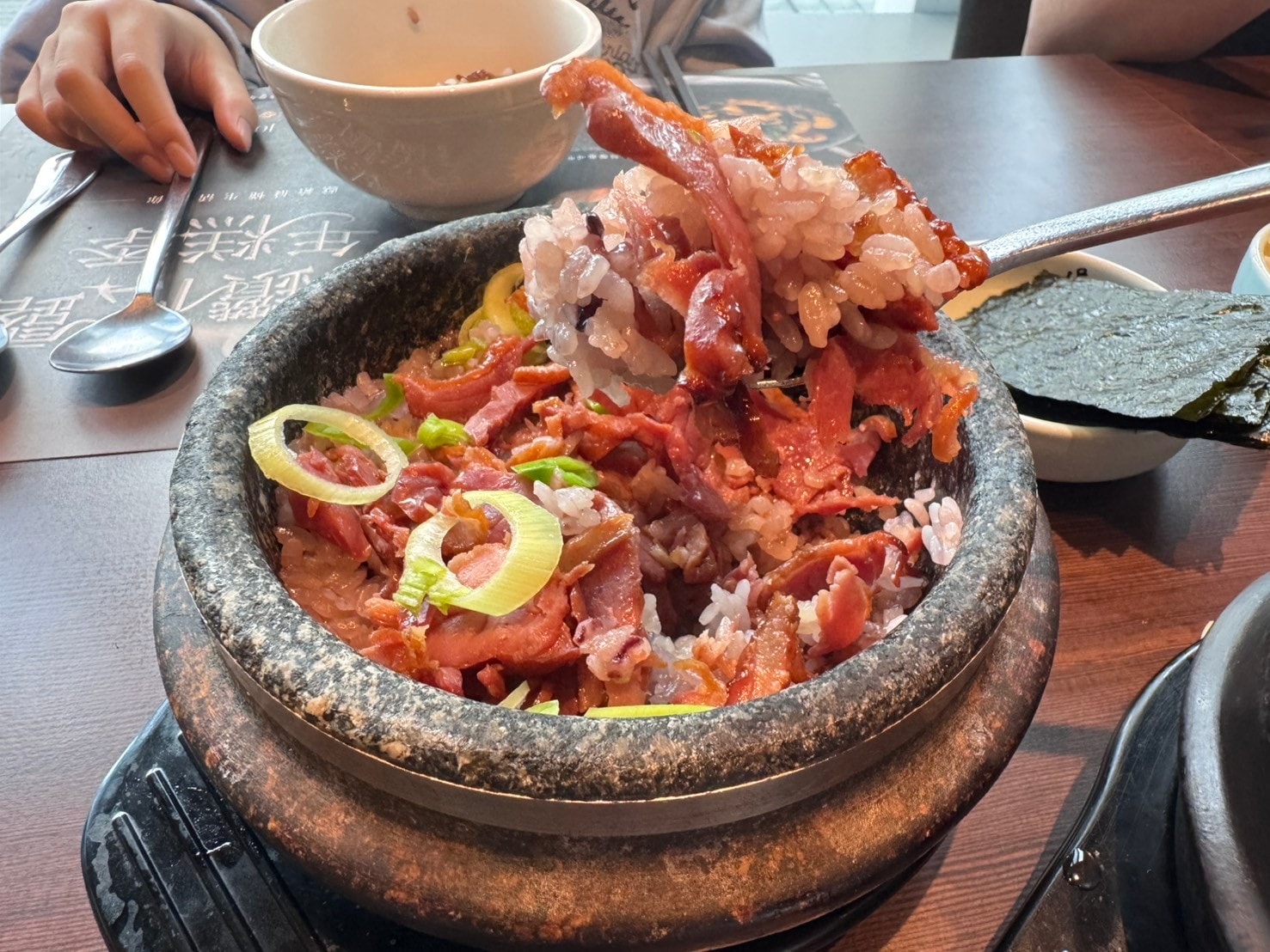 ｜食記-台北市信義區｜涓豆腐(統一時代店)｜集結傳統與創意的韓式料理，環境舒適服務好，異國料理聚餐好選擇~