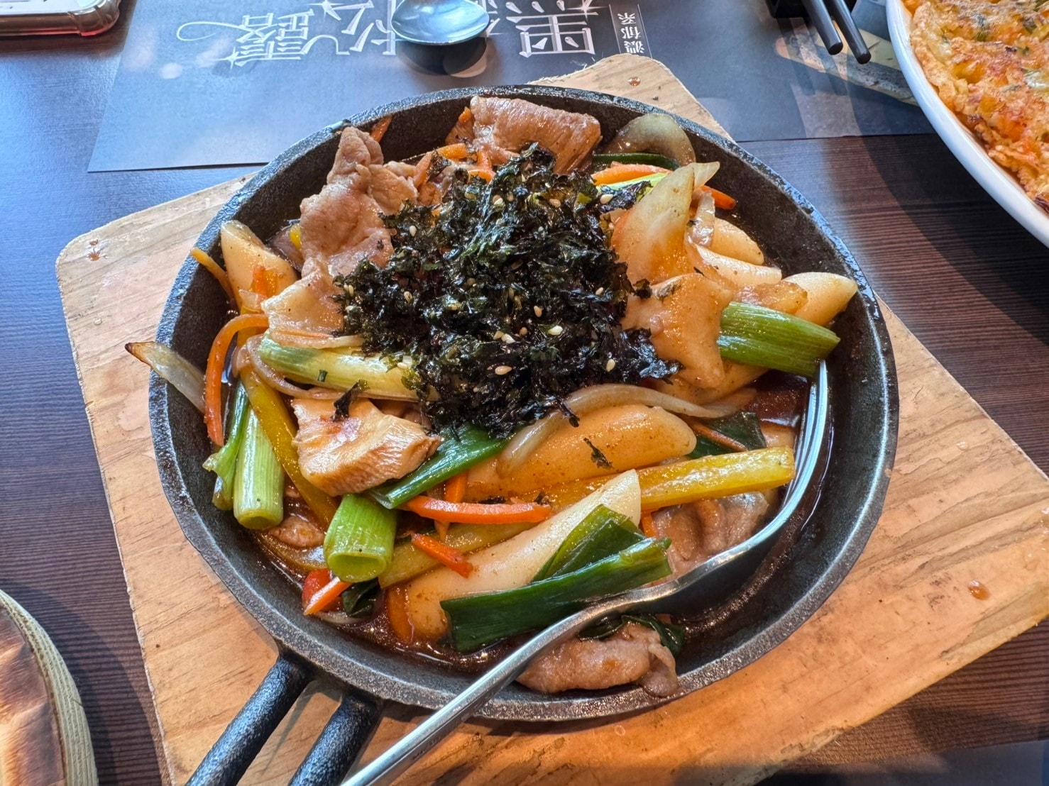 ｜食記-台北市信義區｜涓豆腐(統一時代店)｜集結傳統與創意的韓式料理，環境舒適服務好，異國料理聚餐好選擇~