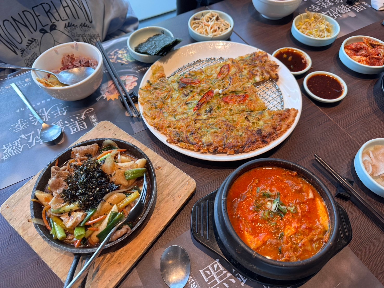 ｜食記-台北市信義區｜涓豆腐(統一時代店)｜集結傳統與創意的韓式料理，環境舒適服務好，異國料理聚餐好選擇~