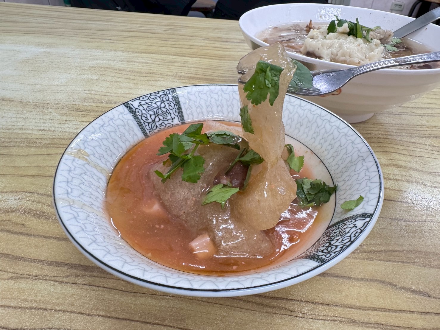 ｜食記-台北市中山區｜大直肉圓｜大直捷運附近肉圓老店，皮Q餡料飽滿醬美味，還有羹湯及麵線可以選擇喔~