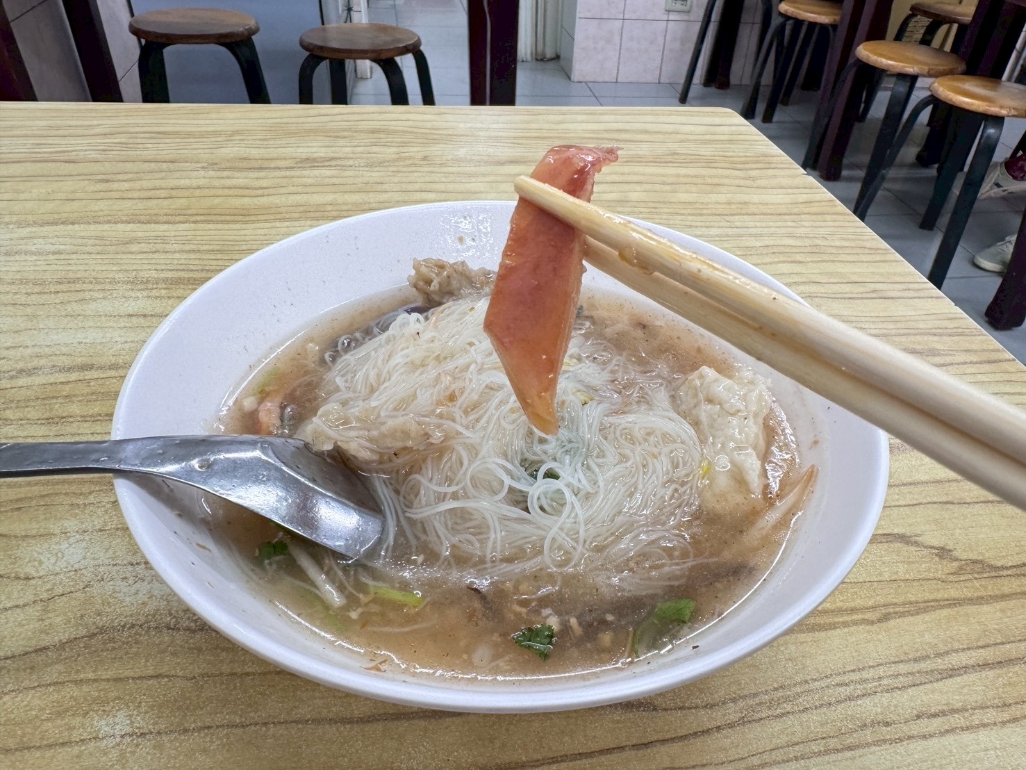 ｜食記-台北市中山區｜大直肉圓｜大直捷運附近肉圓老店，皮Q餡料飽滿醬美味，還有羹湯及麵線可以選擇喔~