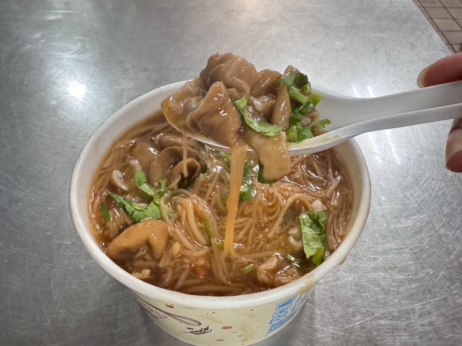 |食記-台北市北投區|豐年公園口大腸麵線|北投站人氣麵線攤車,麵線美味還加了蘿蔔絲及豆皮絲口味獨特,來捧場的幾乎都是在地人~ - 第9張圖 |食記-台北市北投區|豐年公園口大腸麵線|北投站人氣麵線攤車,麵線美味還加了蘿蔔絲及豆皮絲口味獨特,來捧場的幾乎都是在地人~