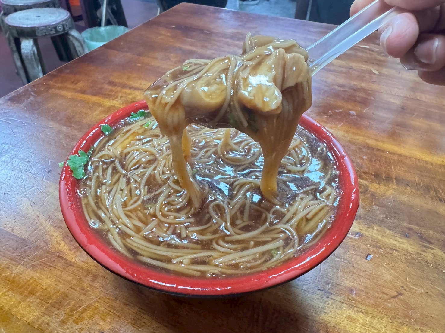 ｜食記-新北市三重區｜阿倍麵線｜三重人氣大腸麵線！重口味麵線加上軟中帶嚼勁的滷透大腸，麵線控可以來試試看！