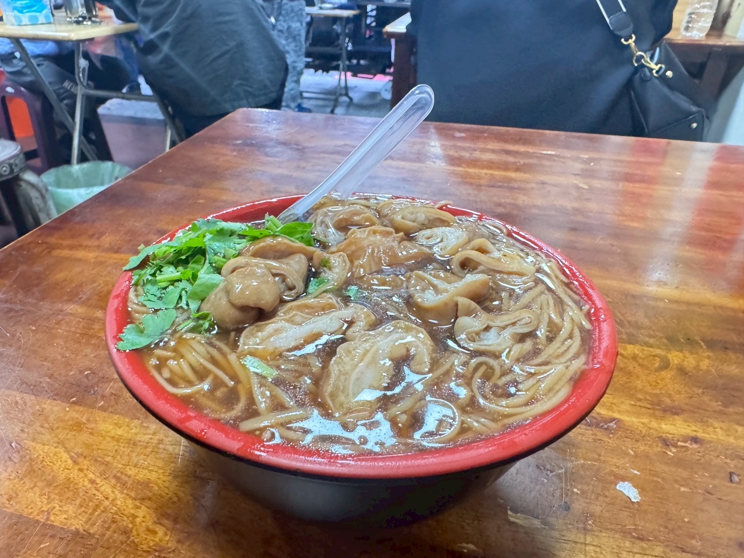 |食記-新北市三重區|阿倍麵線|三重人氣大腸麵線!重口味麵線加上軟中帶嚼勁的滷透大腸,麵線控可以來試試看! - 第11張圖 |食記-新北市三重區|阿倍麵線|三重人氣大腸麵線!重口味麵線加上軟中帶嚼勁的滷透大腸,麵線控可以來試試看!