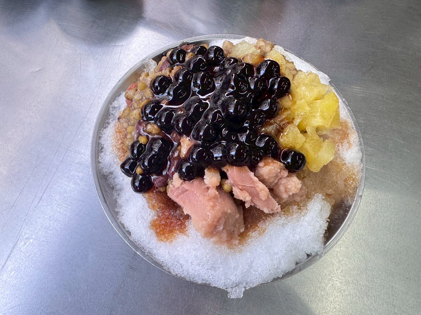 ｜食記-屏東縣屏東市｜秋林牛乳大王｜走過半世紀老字號冰品，用料大方食材新鮮，冰品跟飲料都是人氣商品