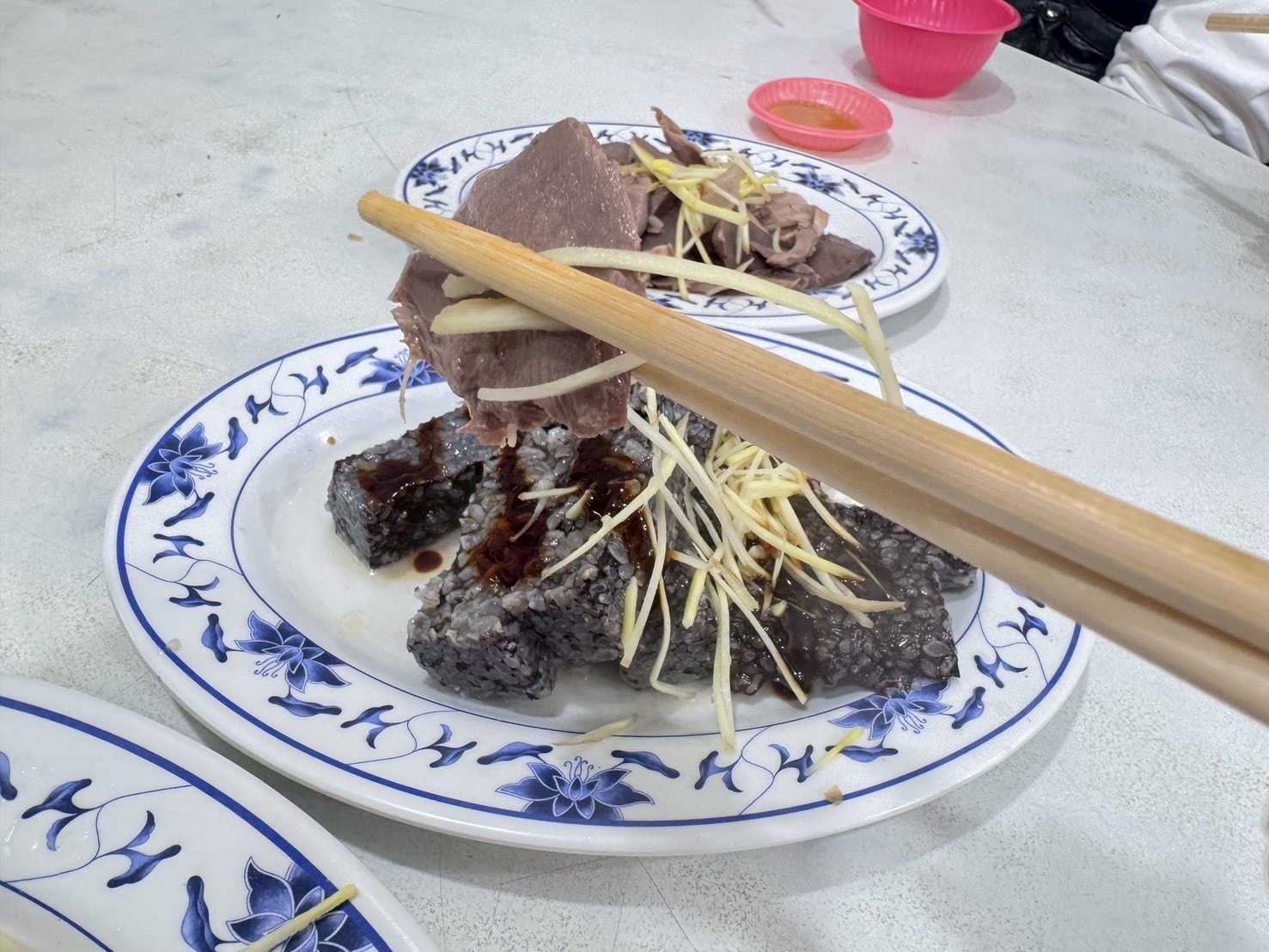 ｜食記-嘉義縣民雄鄉｜正宗民雄鵝肉亭｜估狗破萬評價真的不是灌水的！鵝肉大盤鮮嫩又多汁，隨意點都好吃又平價！