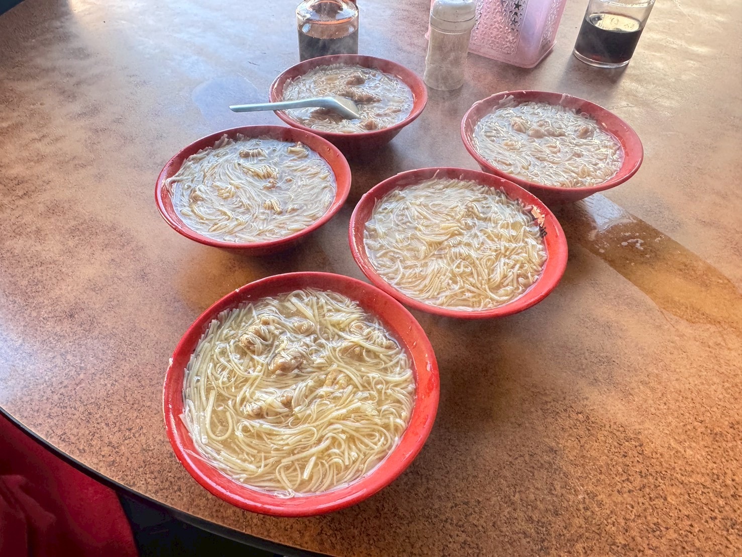 ｜食記-彰化縣鹿港鎮｜王罔麵線糊｜鹿港老街百年麵線糊，麵線糊清甜順口，人潮與人氣不墜的人氣老店~