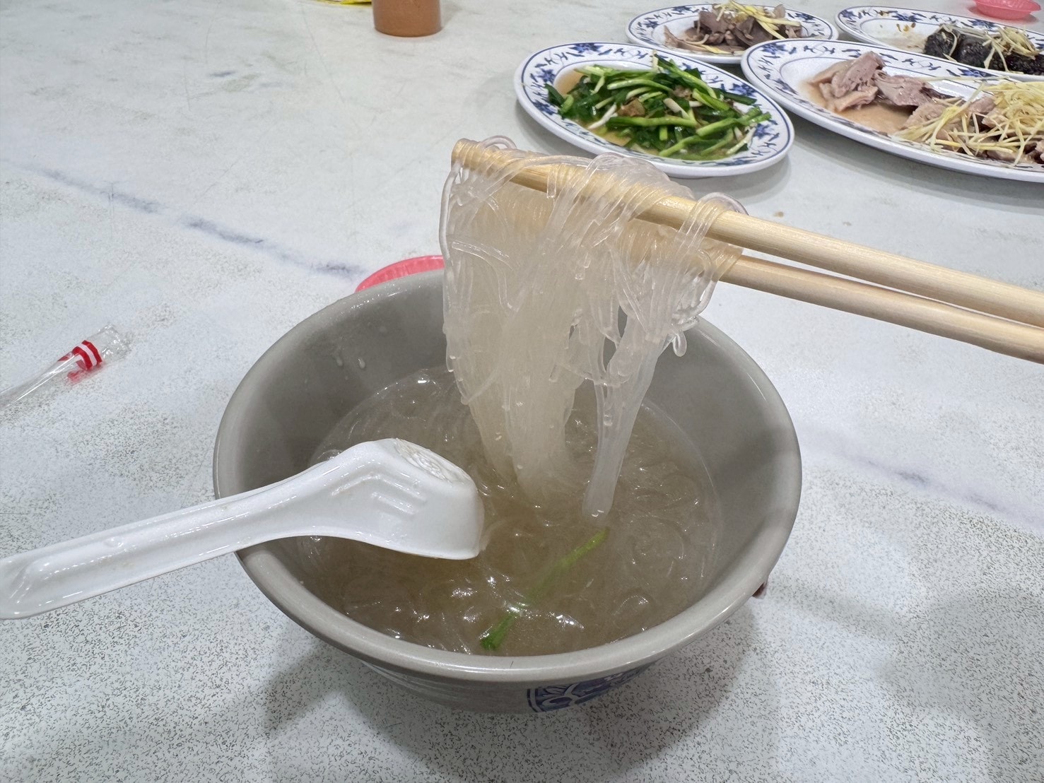 ｜食記-嘉義縣民雄鄉｜正宗民雄鵝肉亭｜估狗破萬評價真的不是灌水的！鵝肉大盤鮮嫩又多汁，隨意點都好吃又平價！