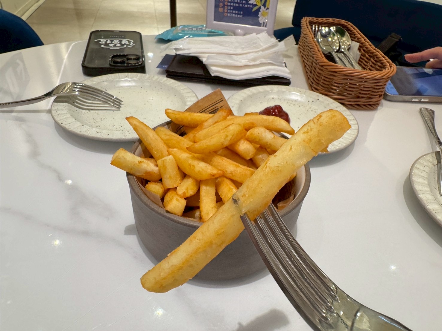 ｜食記-台北市信義區｜英格莉莉(統一時代百貨店)｜新開幕！英格莉莉進駐統一時代百貨，打造英倫風花園悠閒秘境~