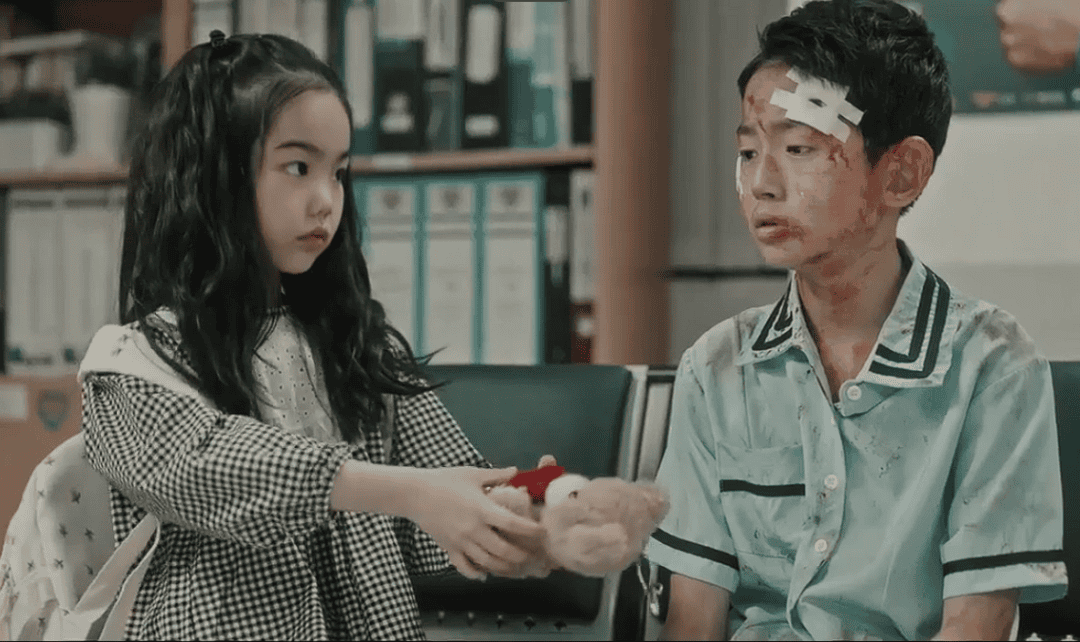 ｜韓劇劇透分享｜宇宙Merry Me｜假結婚蹦出愛的火花，老掉牙的浪漫喜劇，男女主角演的不錯但內容後繼無力~
