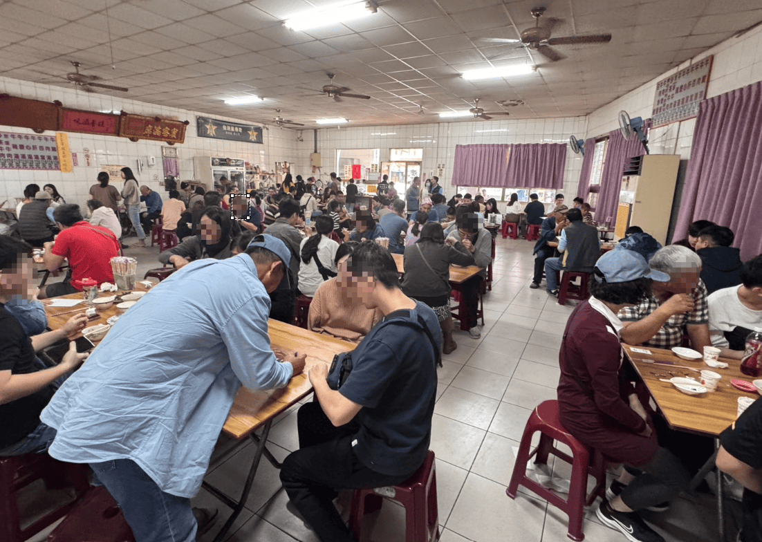 ｜食記-屏東縣新埤鄉｜牛肉友｜屏東人氣溫體牛料理老店，藥膳牛肉湯底溫順甘醇，重口味熱炒更是滿足味蕾~