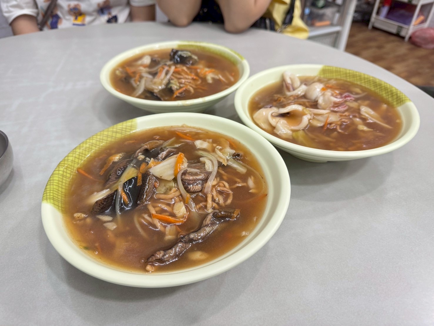 ｜食記-屏東縣屏東市｜大將鱔魚麵｜一吃就很驚豔的鱔魚麵，醋溜酸甜南部口味直中胃口，鱔魚大塊又新鮮脆口，一定要來吃吃看~