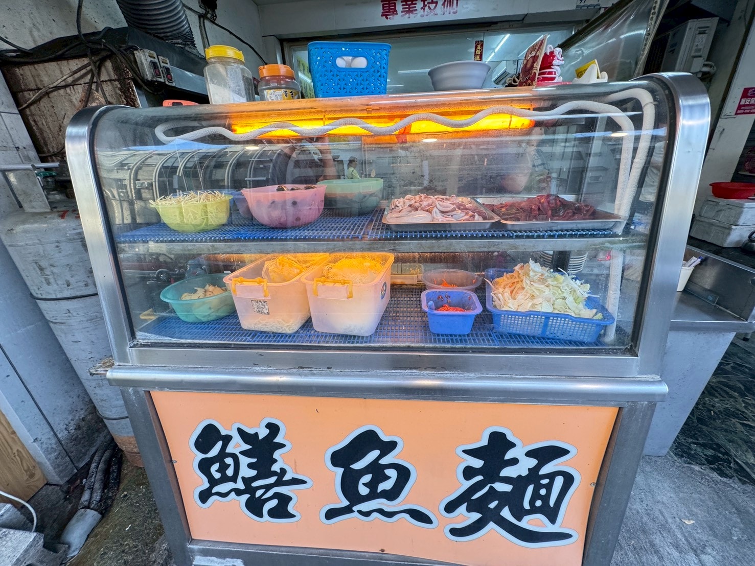 ｜食記-屏東縣屏東市｜大將鱔魚麵｜一吃就很驚豔的鱔魚麵，醋溜酸甜南部口味直中胃口，鱔魚大塊又新鮮脆口，一定要來吃吃看~