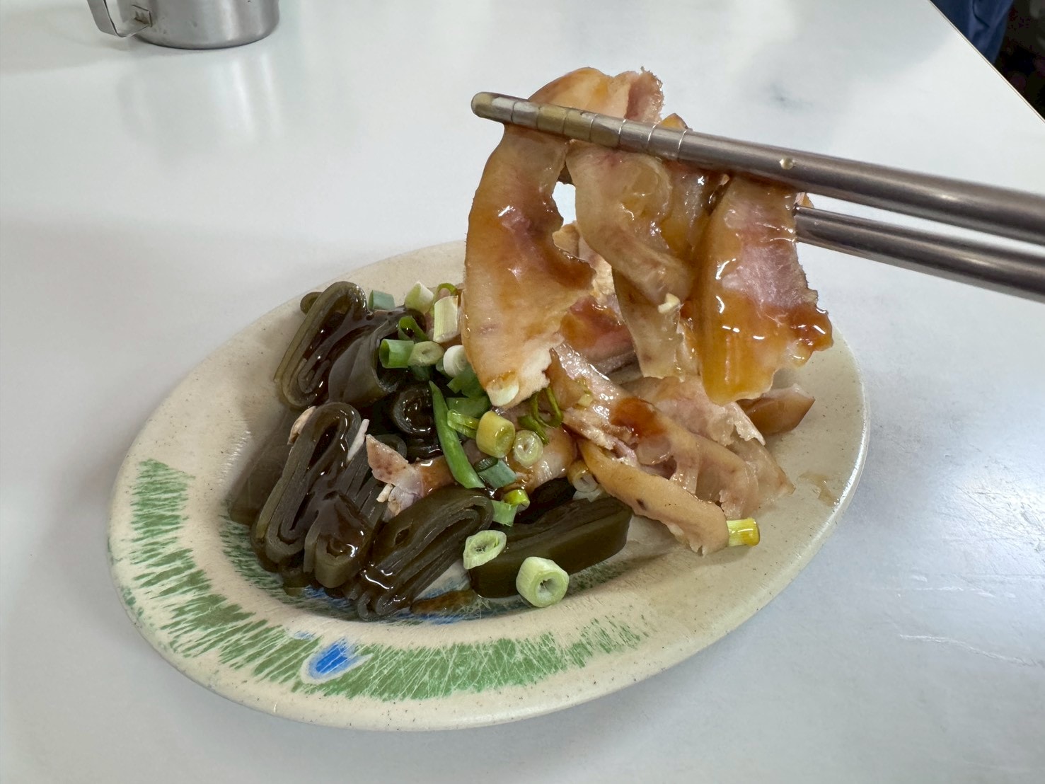 食記-台北市中山區｜好佳麵食館｜馬偕醫院旁不到百元的半筋半肉麵，會讓人邊吃邊懷疑老闆到底有沒有賺錢？