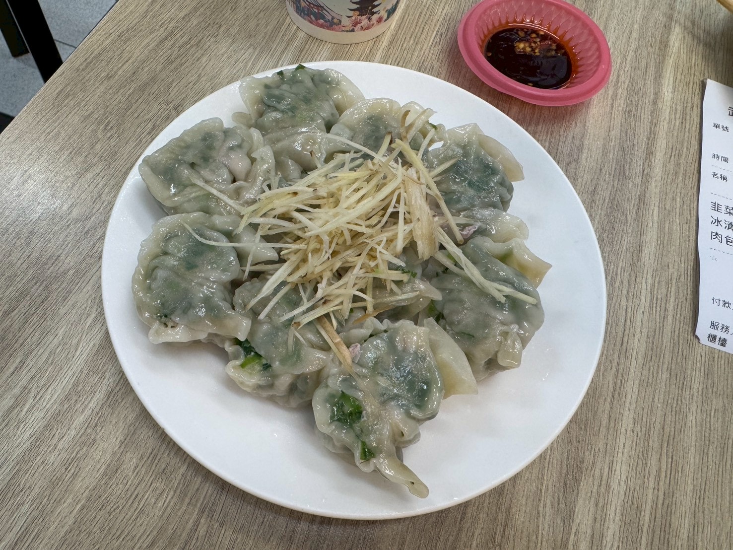 ｜食記-台北市松山區｜光復北武大郎豆漿店｜巷子內的傳統早餐店，現點現蒸蒸餃，皮薄內餡豐厚食材新鮮，純樸不花俏卻贏得味蕾賞識！