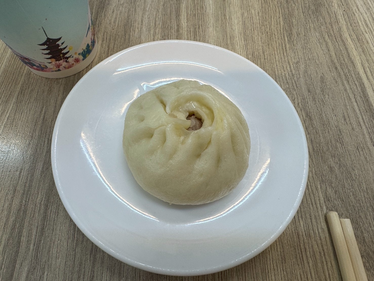 ｜食記-台北市松山區｜光復北武大郎豆漿店｜巷子內的傳統早餐店，現點現蒸蒸餃，皮薄內餡豐厚食材新鮮，純樸不花俏卻贏得味蕾賞識！