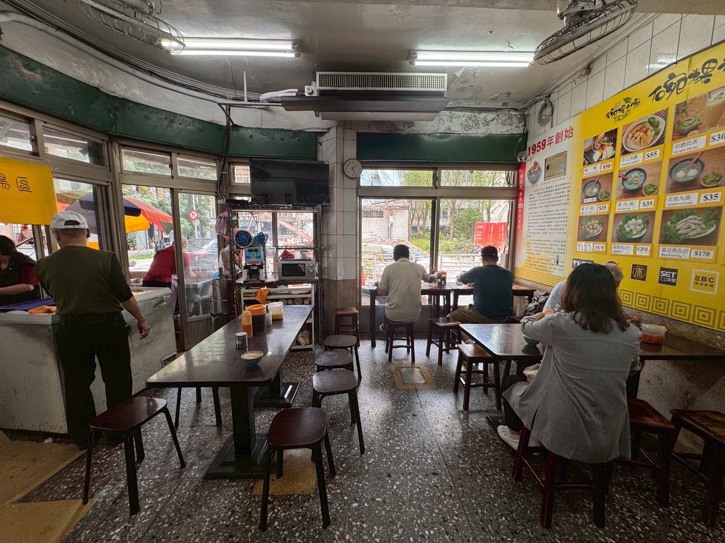 |食記-台北市大同區|碗粿之家|古早味碗粿老店,純米製作加上豐富配料,想吃幾碗自己拿連醬料都自己調,自由度十足~ - 第20張圖 |食記-台北市大同區|碗粿之家|古早味碗粿老店,純米製作加上豐富配料,想吃幾碗自己拿連醬料都自己調,自由度十足~