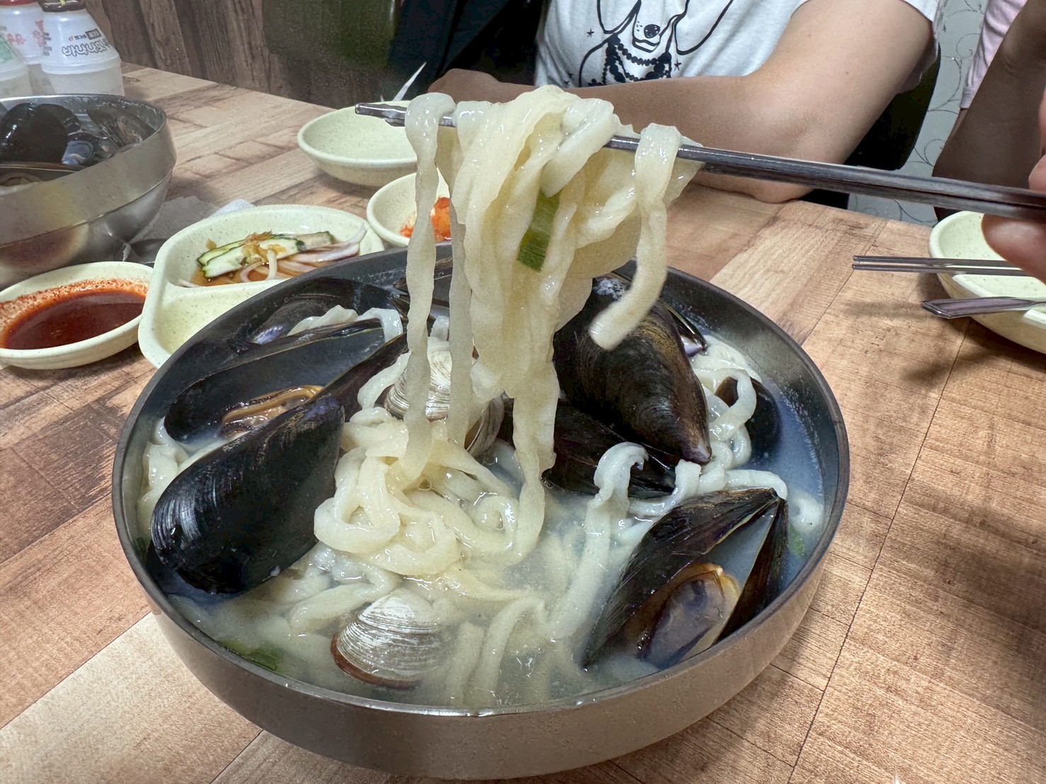 ｜食記-韓國釜山｜手工餃海鮮刀削麵(海雲台)｜手工餃味道可以，海鮮刀削麵完全不行，希望大家不要踩到雷啊~