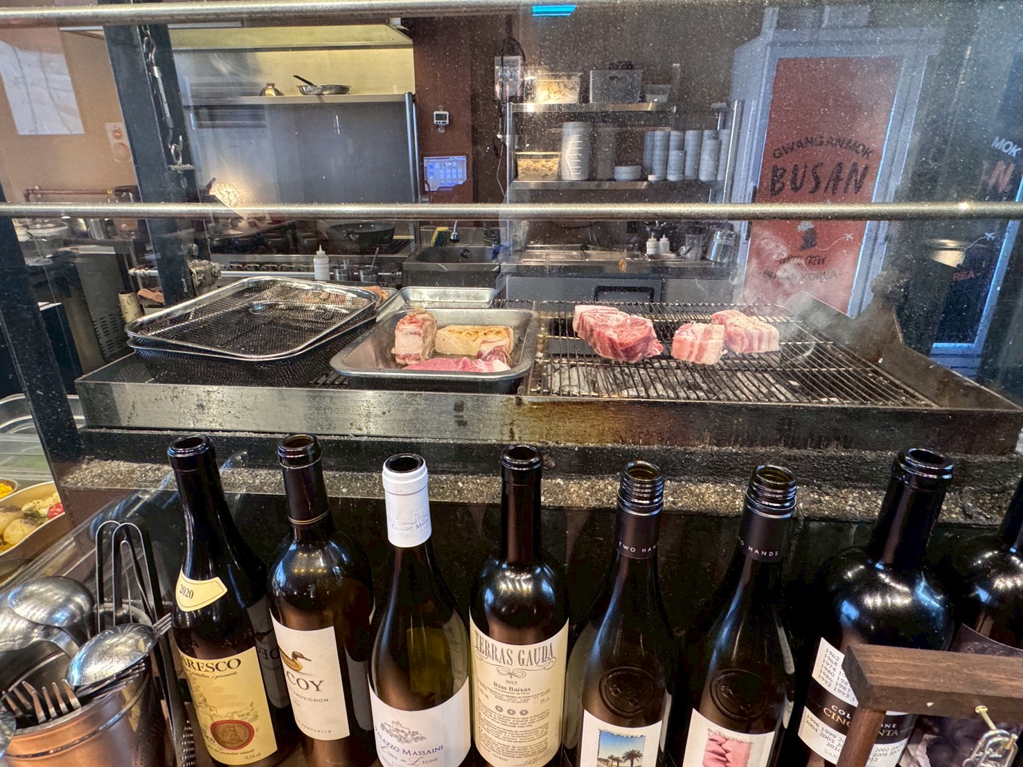 |食記-韓國釜山(海雲台)|광안목 해운대점廣安木|海雲台精緻烤肉店,肉品札實新鮮無腥味,環境跟桌邊服務都很棒的餐廳! - 第26張圖 |食記-韓國釜山(海雲台)|광안목 해운대점廣安木|海雲台精緻烤肉店,肉品札實新鮮無腥味,環境跟桌邊服務都很棒的餐廳!