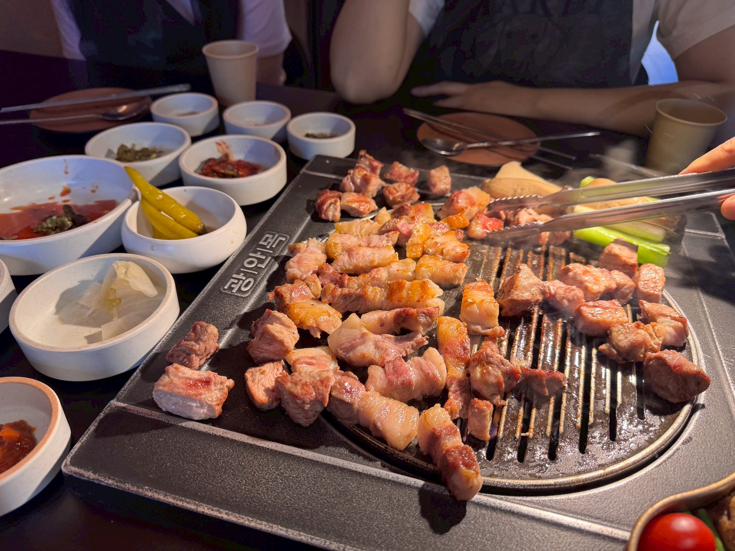|食記-韓國釜山(海雲台)|광안목 해운대점廣安木|海雲台精緻烤肉店,肉品札實新鮮無腥味,環境跟桌邊服務都很棒的餐廳! - 第14張圖 |食記-韓國釜山(海雲台)|광안목 해운대점廣安木|海雲台精緻烤肉店,肉品札實新鮮無腥味,環境跟桌邊服務都很棒的餐廳!