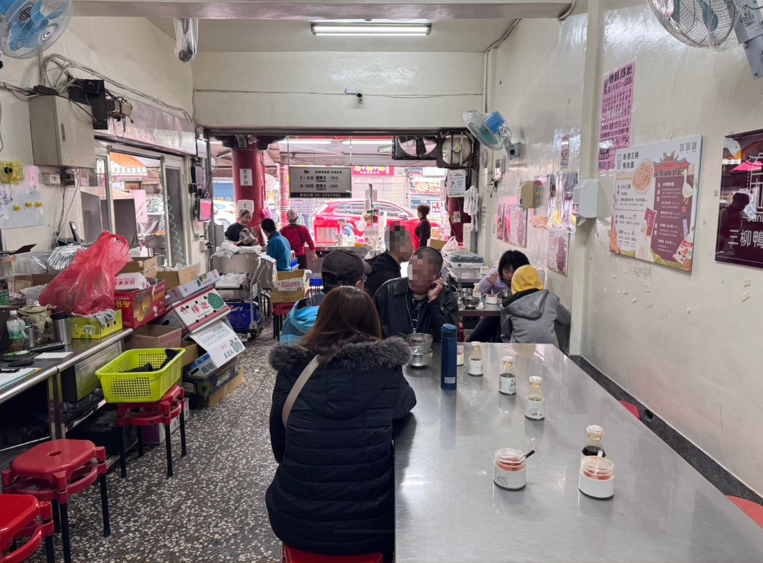 ｜食記-嘉義縣新港鄉｜新港鴨肉羹｜新港奉天宮必吃鴨肉羹老店，料多鍋氣十足超美味，吃不過癮也可以冷凍包回家繼續享用喔~