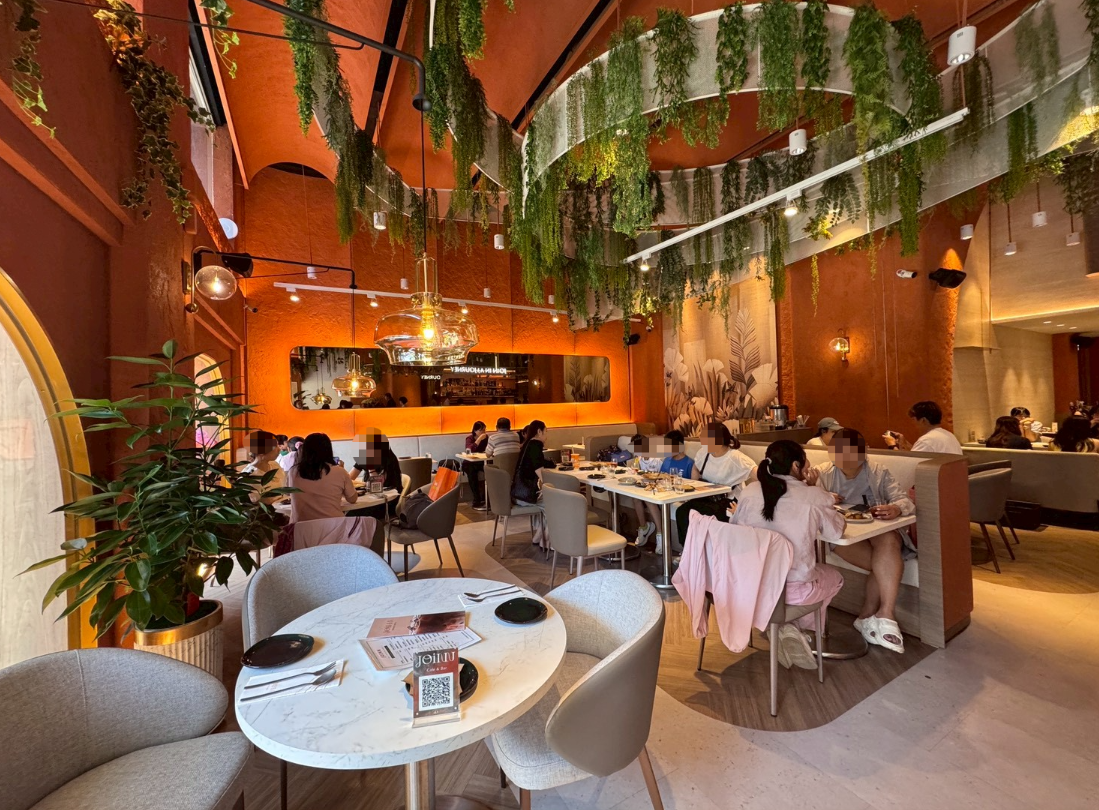 ｜食記-新北市新莊區｜JOINN Cafe & Bar｜新開幕！號稱新莊最美餐酒館試營運，明亮高挑空間環境舒適，餐點風味及份量還需要再調整~
