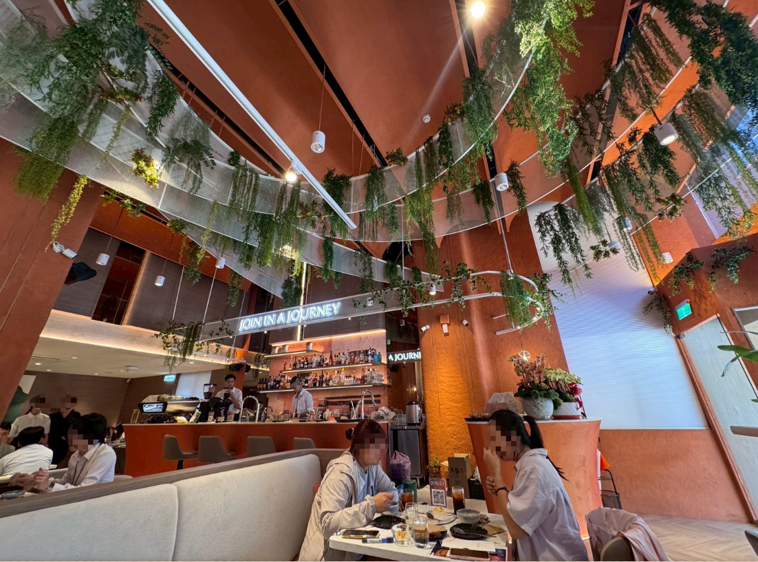 ｜食記-新北市新莊區｜JOINN Cafe & Bar｜新開幕！號稱新莊最美餐酒館試營運，明亮高挑空間環境舒適，餐點風味及份量還需要再調整~