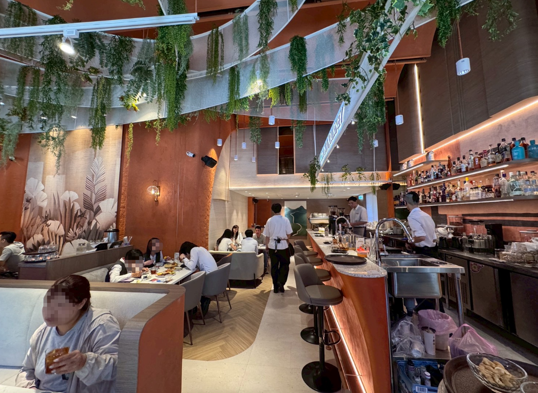 ｜食記-新北市新莊區｜JOINN Cafe & Bar｜新開幕！號稱新莊最美餐酒館試營運，明亮高挑空間環境舒適，餐點風味及份量還需要再調整~